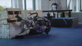 Boston Dynamics: guardate come cadono i robot nel divertente video del loro parkour