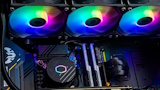 Cooler Master denuncia (quasi) tutti: il design dei dissipatori a liquido &egrave; copiato!