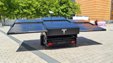 Sorpresa Tesla: svela un rimorchio range extender fotovoltaico con connessione Starlink