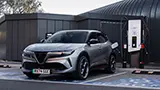 Anche Alfa Romeo lancia il suo incentivo per l'elettrico nel Regno Unito