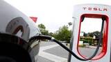 Mercedes-Benz sar&agrave; la prima casa tedesca ad adottare il NACS di Tesla  