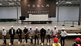 Tesla presenta a sorpresa la prima Megafactory: lavori gi&agrave; iniziati in California