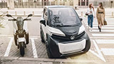 È iniziata la produzione di Silence S04, microcar elettrica con batteria che diventa un trolley