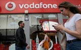 Vodafone verso la chiusura di 1000 negozi fisici in tutta Europa: ecco i motivi