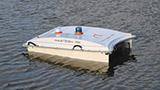 WasteShark è il catamarano elettrico che ripulisce l'acqua da plastica e altra sporcizia