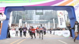 Evento storico: la prima maratona con uomini e robot si terrà ad aprile in Cina