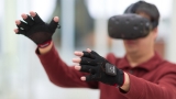 Senso è un nuovo guanto per la VR con feedback aptico e simulazione della temperatura