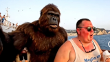 Dai video 'Forza Napoli, Skibidi boppy' a quelli razzisti in USA: le clip generate con Google Veo 3 stanno sfuggendo di mano